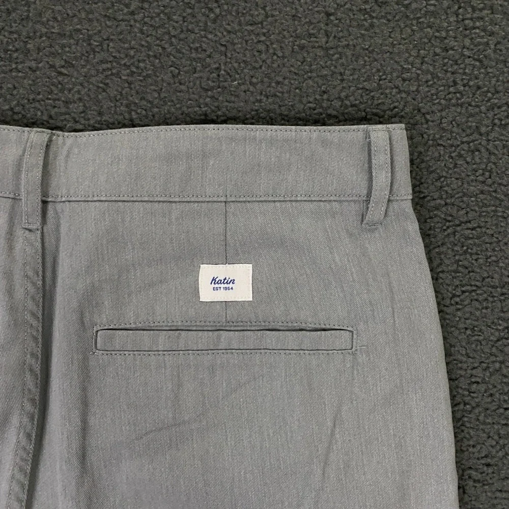 Katin Cove Short Mens size 31 Slim Fit Light Gray Chino Beach‎ Surf Skate NWOT